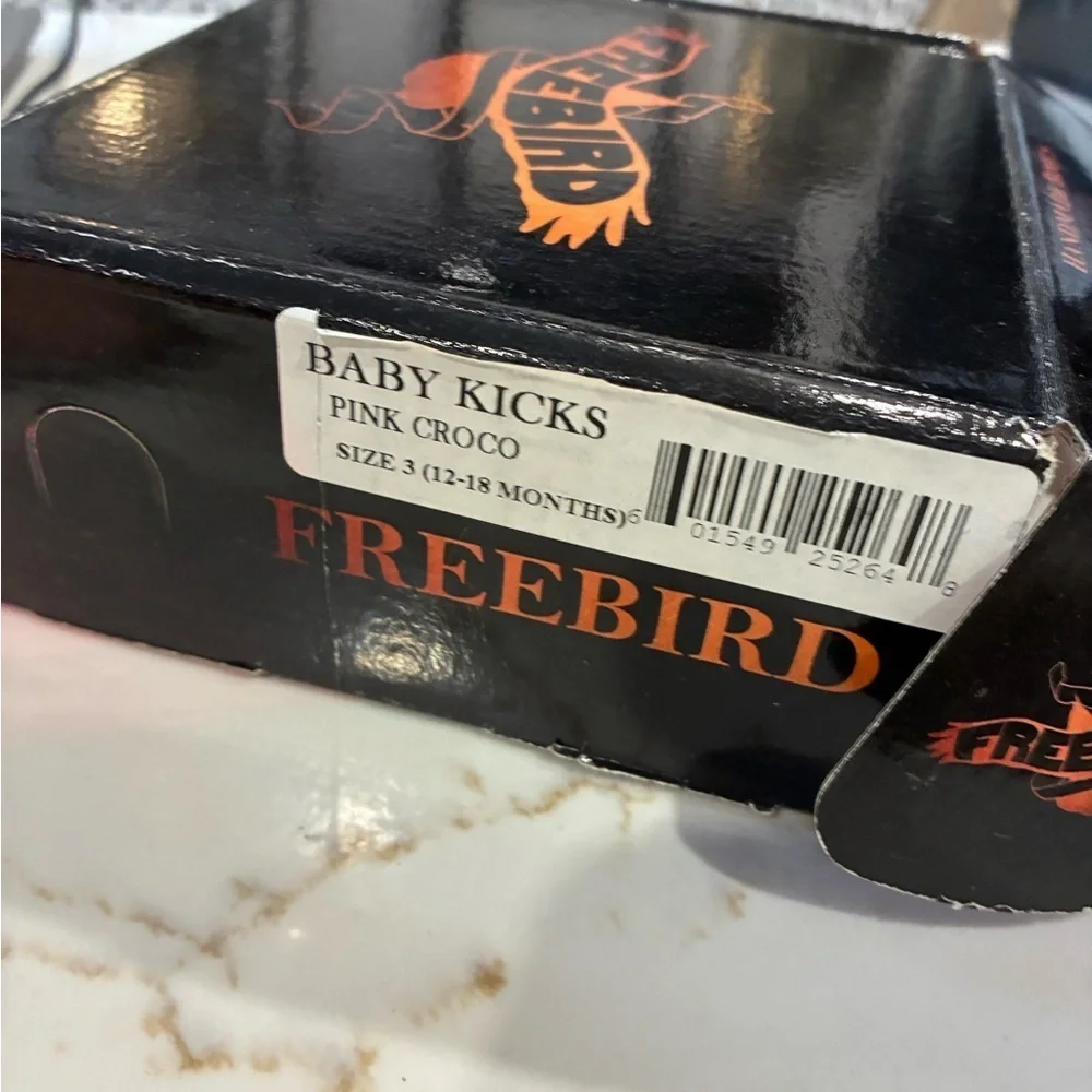 Freebird baby kick pink crocodile shoes size 12-18 months NWT